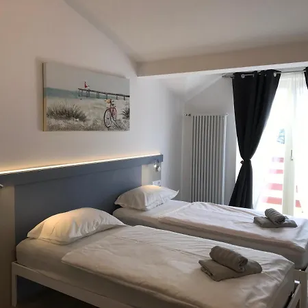 Sea Joy 3* רוביני