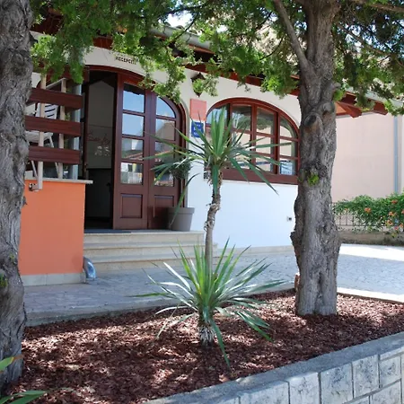 Sea Joy בית הארחה רוביני