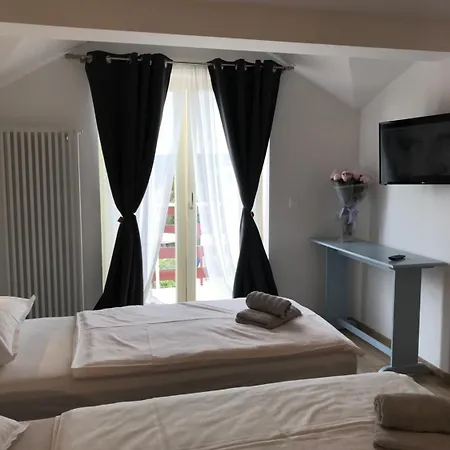 Pensión Sea Joy 3*